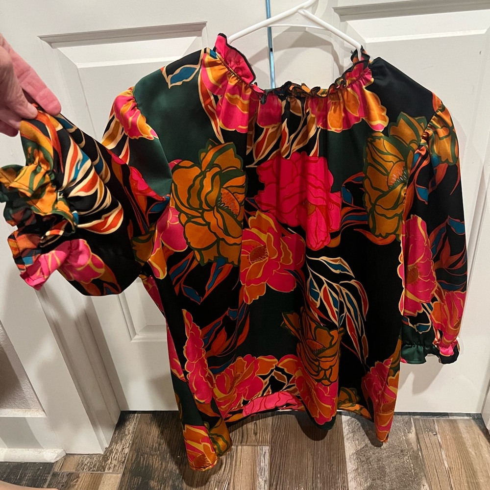 Floral Blouse in Black and Pink